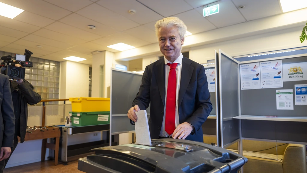 Vaker discriminatie bij strafbare feiten, ook aantal meldingen neemt toe Vaker discriminatie bij strafbare feiten, ook aantal meldingen neemt toe